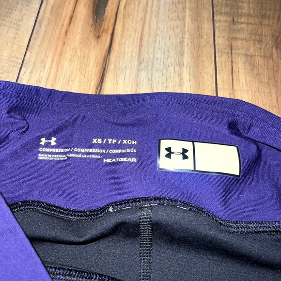 black and purple under armor leggings - Picture 3 of 4